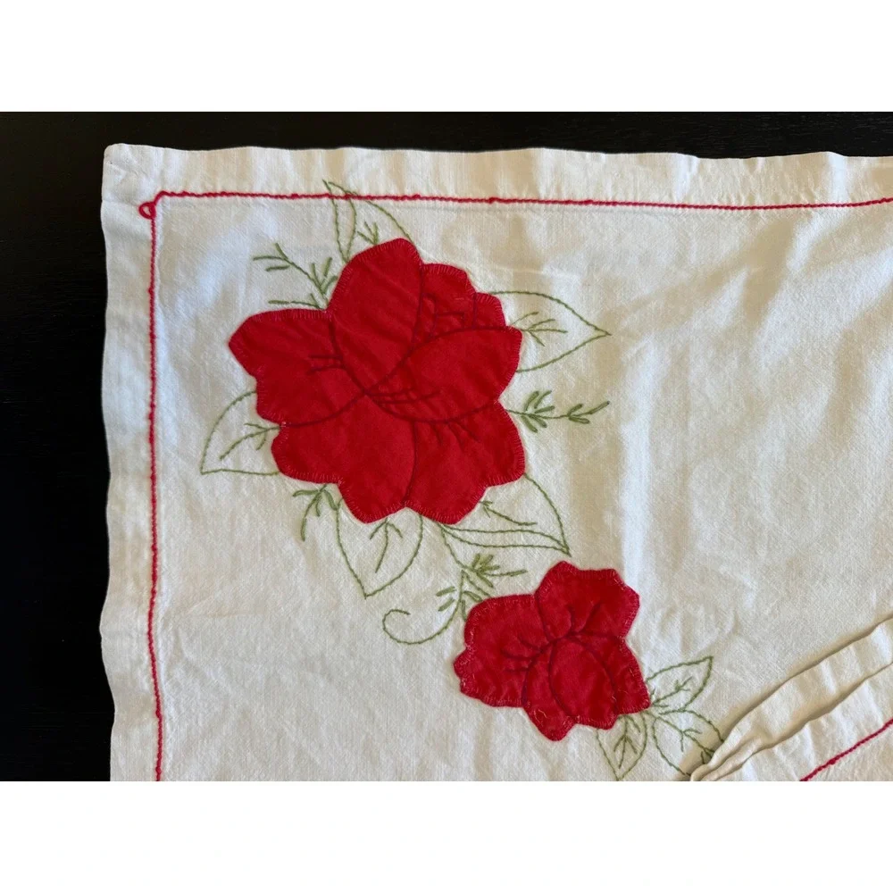 Vintage‎ Poinsetta Embroidered Red Flower Linen Table Runnercloth Napkin Accent